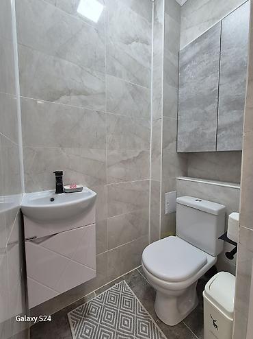 Посуточная аренда квартир: 2 комнаты, Душевая кабина, Постельное белье, Парковка — 11