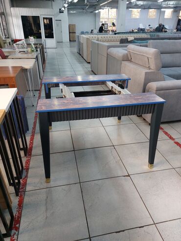 Столы для зала: Стол трансформер "Элит"
удлиняется до 3 метра
в комплекте 5 вкладок — 5