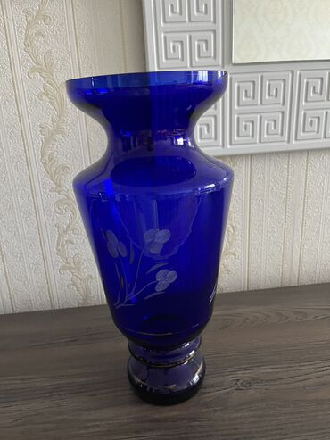 Vazalar: Bir vaza — 14