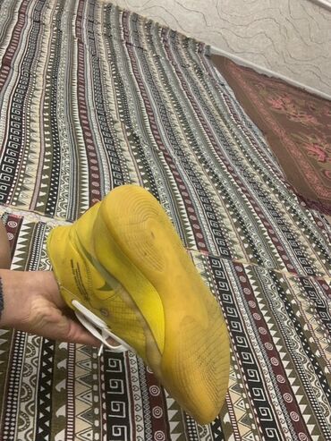 женский кошелек для документов: Мужские кроссовки, 41, Nike, Б/у, цвет - Желтый