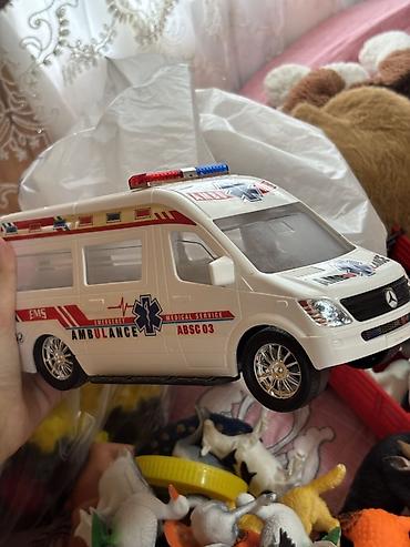 interaktiv oyuncaq itlər: Uşaq oyuncağı – Təcili Tibbi Yardım maşını (ambulans) modeli 12 manata — 1