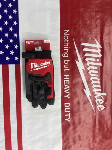 ящик для инструмента: Перчатки MILWAUKEE 
Оригинал 
Привезены из USA