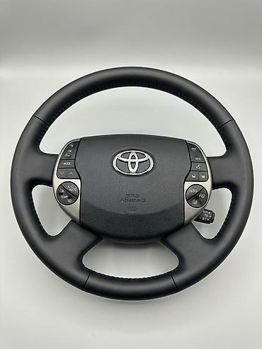 Рулевое колесо с интегрированной подушкой безопасностиToyota Prius