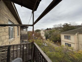 Uzunmüddətli kirayə mənzillər: Bileceride ploşada yaxin daxili qosunlara yaxin 5/4 mertebesinde 3 — 10