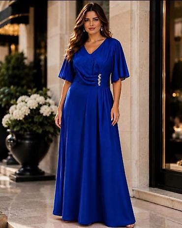 afrodita svecane haljine: Kakav model haljine za punije dame
Vel: L XL XXL
Cena: 3.999 dinara — 4