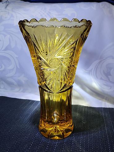 Ostali antikviteti: Vaza 1971g Zabkowice Poljska. Poljska vaza,presovano staklo,nigde — 1