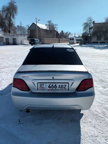 Daewoo Nexia: 2010 г., 1.5 л, Механика, Бензин, Седан