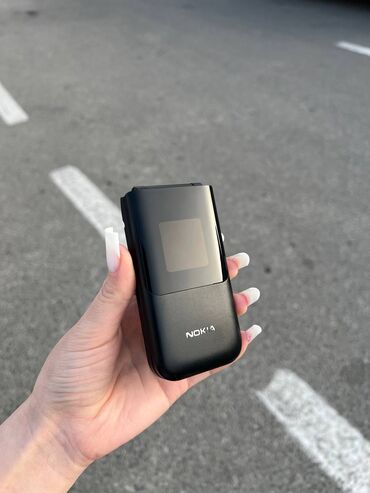 balaca telefon: Nokia 2720 Mikro kart gedir Resmi qeydiyatlidir Bluetooth Radyo