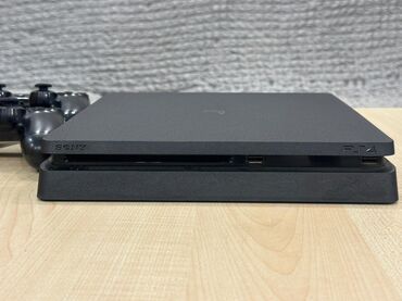 smart tv: Игровая консоль Sony PlayStation 4 Slim (чёрная) + 2 контроллера