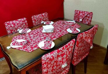 Posteljina: 🎅🤶NOVOGODISNJI SET 🎅🤶 Set za 4 osobe Cena je 2.700 dinara Set za 6 — 9