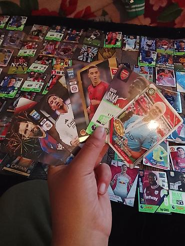Спорт и хобби: Коллекция карточек футболистов (стикеры/карточки Panini/Topps разных — 1
