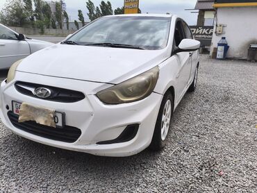 Hyundai: Hyundai Solaris: 2013 г., 1.6 л, Механика, Бензин
