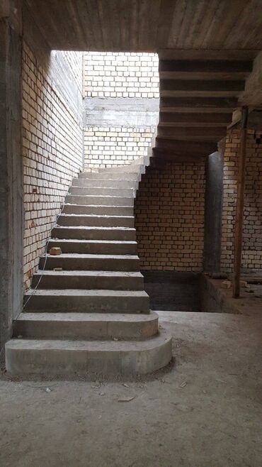 Бетонные лестницы: Бетонная лестница Для дома, Гарантия, Форма лестницы: Много-маршевая, Стиль: Классический — 10