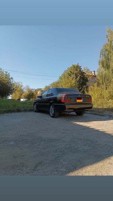 мен 124: Mercedes-Benz C-Class: 1998 г., 1.8 л, Механика, Бензин, Седан