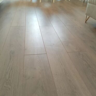 Malyar işləri: Oboy 3-4 azn laminat 4 azn emusiya 3 AZN işə zəmanət verirəm. Ən — 3