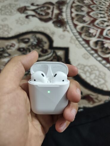 наушник airpods max: Беспроводные наушники Apple AirPods с зарядным футляром – идеальное