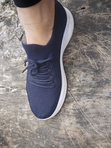 Women's Sneakers and athletic shoes: 38 — 5