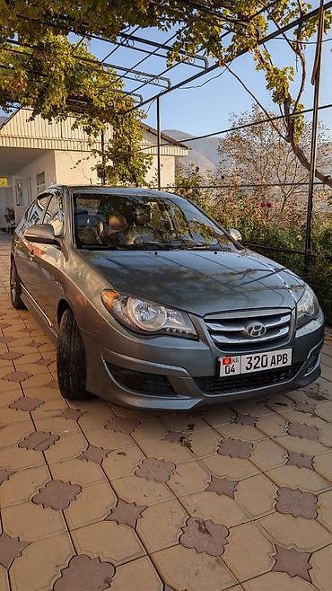 китайские машины с пробегом: Hyundai Avante: 2010 г., 1.6 л, Вариатор, Газ, Седан — 1