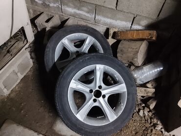 дом на колесах цена в бишкеке: Дөңгөлөктөр монтажда R 15, Колдонулган, Жуп, Жеңил унаалар, Куйма, тешиктери - 4