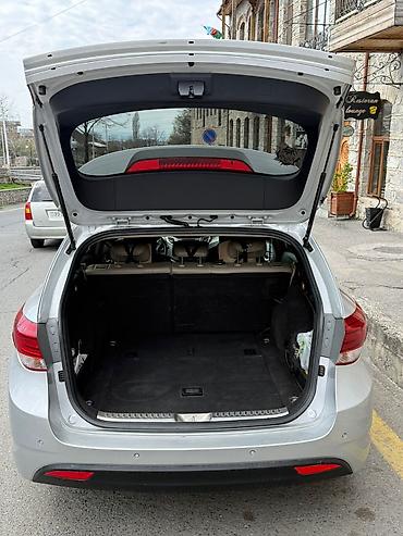 фольксваген пассат 1: Hyundai i40: 1.7 л | 2016 г. Седан — 4