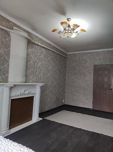 Долгосрочная аренда домов: Сдаю 2 к. квартиру. Сдается полдома . Удобства как в двухкомнатной — 2