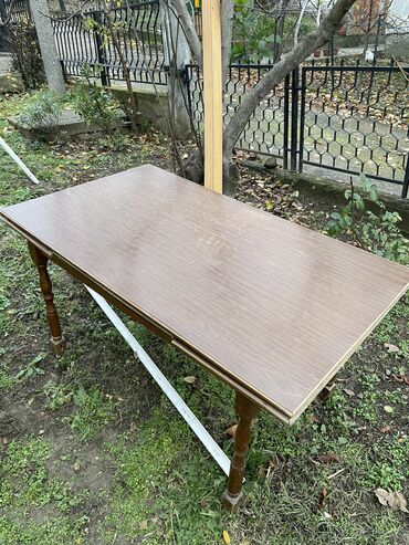 Izgubljeno-nađeno, dajem besplatno: Poklanjam dva stola. Stolovi se nalaze u kaludjerici na lalafo.rs — 3 Izgubljeno-nađeno, dajem besplatno: Poklanjam dva stola. Stolovi se nalaze u kaludjerici — 3