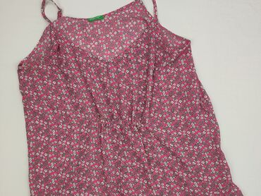 Ten damski top na ramiączkach marki United Colors of Benetton to