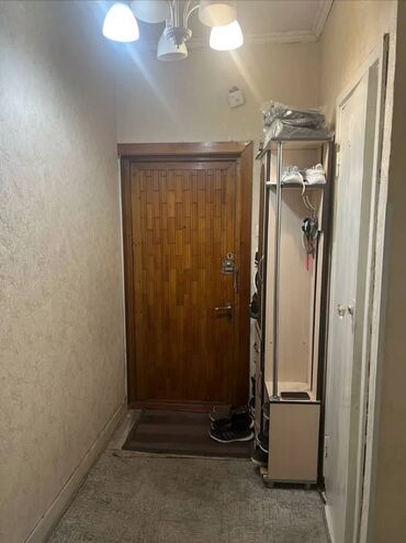 помешение под кафе: 3 комнаты, 62 м², 105 серия, 1 этаж, Косметический ремонт