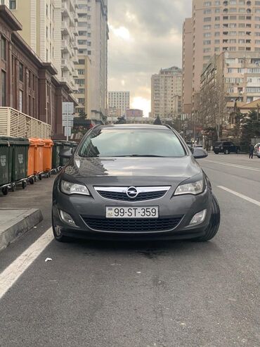 Opel: Opel Astra: 1.7 л | 2010 г. | 380000 км Универсал