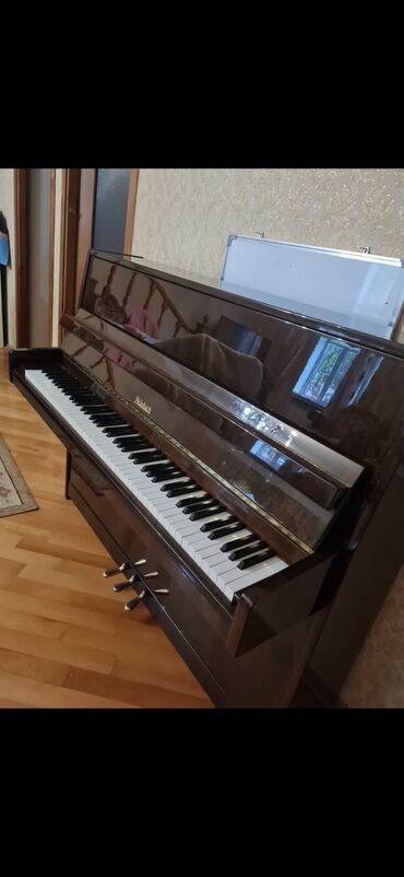 Музыкальные инструменты: Пианино, Weinbach, Акустический