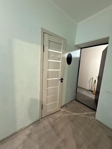 Долгосрочная аренда комнат: Сдаётся компактная студия с санузлом и кухонной зоной. Планировка и — 3