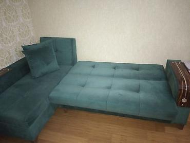 mebel stullar: L‑şəkilli, açılıb‑yığılan, bazalı divan. - Rəng: tünd yaşıl (velur — 1