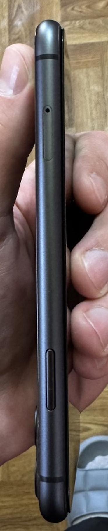 Apple iPhone: IPhone 11, Б/у, 128 ГБ, Черный, Зарядное устройство, Защитное стекло, Чехол, 83 % — 6