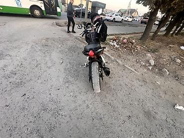 Benelli TNT 300 (серия TNT) — городской нейкед с яркой трубчатой at lalafo.kg Benelli TNT 300 (серия TNT) — городской нейкед с яркой трубчатой