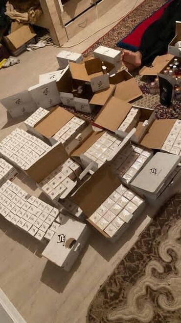 Оригинальные парфюм есть сертификат продаю или на обмен ЦУМе Гуме