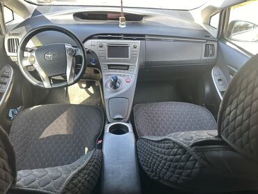 Toyota Prius: 2013 г., 1.8 л, Вариатор, Гибрид, Хэтчбэк