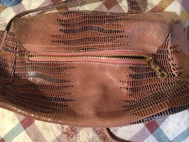 женские кошельки на молнии: Qadın çantası – tısbağa/krokodil naxışlı, parıltılı dəri görünümlü