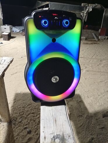Mikrofonlar: Portativ Bluetooth dinamiki güclü səs və çoxrəngli işıqlandırma təklif