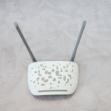 Modemlər və şəbəkə avadanlıqları: Modem router Tplink: 8961N İşləkdir,evimdə işlətmişəm ( 6 ay ).Həm — 6