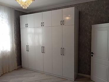 купить полки на стену: Ağ rəngdə qapalı kombi dolabı və zala uyğun ağ sehpalar Məhsullar: - — 10