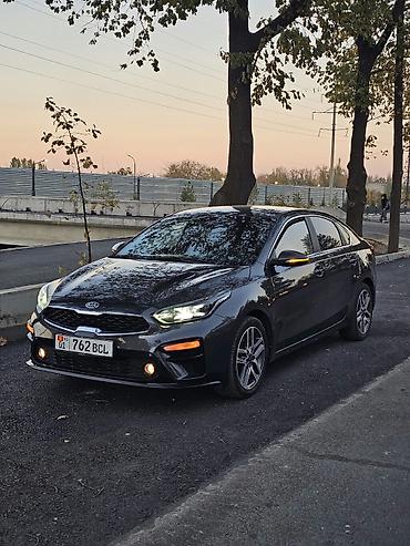 jac j7: Kia K3: 2020 г., 1.6 л, Вариатор, Бензин, Седан — 2