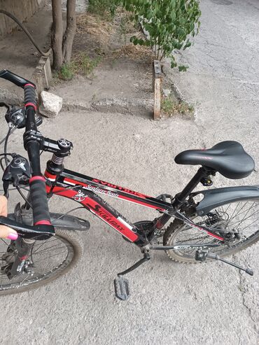 Велосипеды: Продаю велосипед BMX от 7 до 12 лет,подойдёт как мальчику,так и