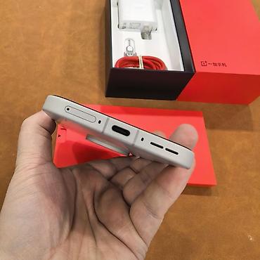 huawei tablet: OnePlus 15, Б/у, 512 ГБ, цвет - Бежевый, 2 SIM — 5