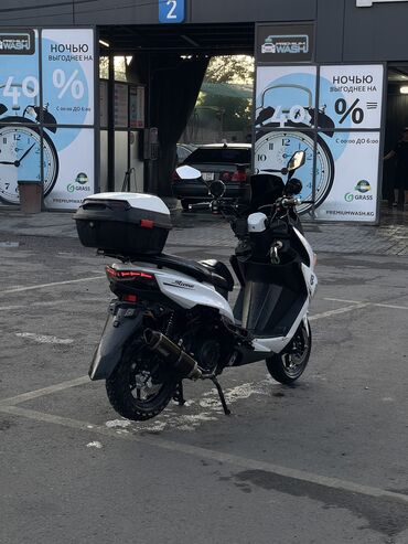 электро мотороллер с кузовом: Макси скутер Honda, 160 куб. см, Бензин, Колдонулган