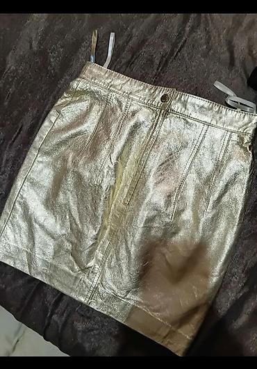 aksa: Zlatna mini suknja – metalik efekat Koža - Kroj: ravna mini silueta — 1