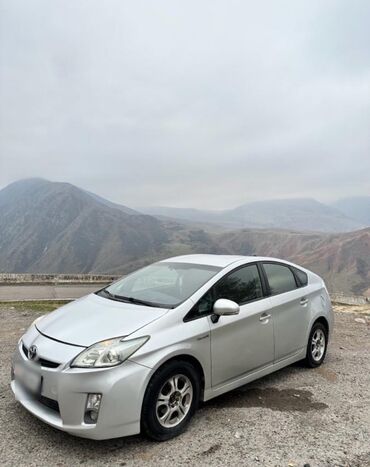 авто рассрочка бишкек фото: Toyota Prius: 2011 г., 1.8 л, Автомат, Гибрид, Универсал