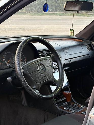 cls 63 amg: Mercedes-Benz C-Class: 2.4 l | 1998 il Sedan — 9