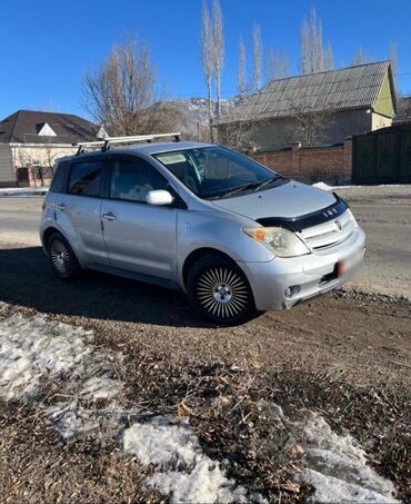 Toyota: Toyota ist: 2004 г., 1.3 л, Автомат, Бензин, Хэтчбэк