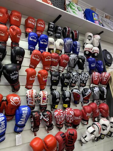 виниловые перчатки: Боксерские перчатки и лапы Производство Пакистан Качество отличное