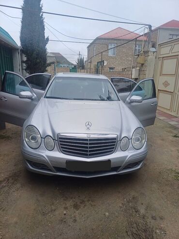 acer betouch e200: Mercedes-Benz 200: 2.2 l | 2008 il Sedan